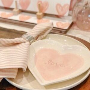 Pottery Barn Heart-Shaped Love Set Of6 Salad Plates in Pink and White